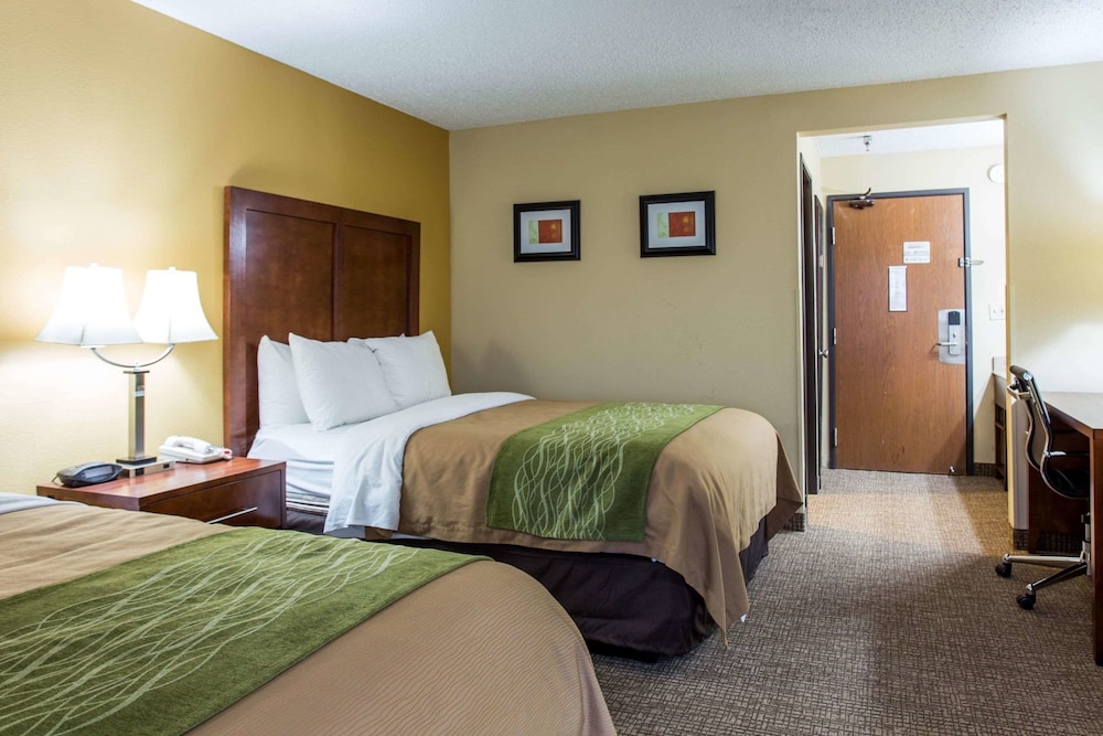 ROOM, 2 DOUBLE BEDS