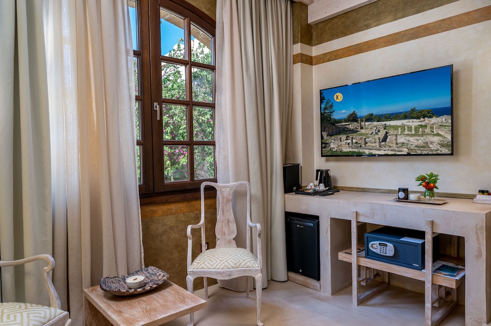 10GR Boutique Hotel & Wine Bar - Adults Only 63/64