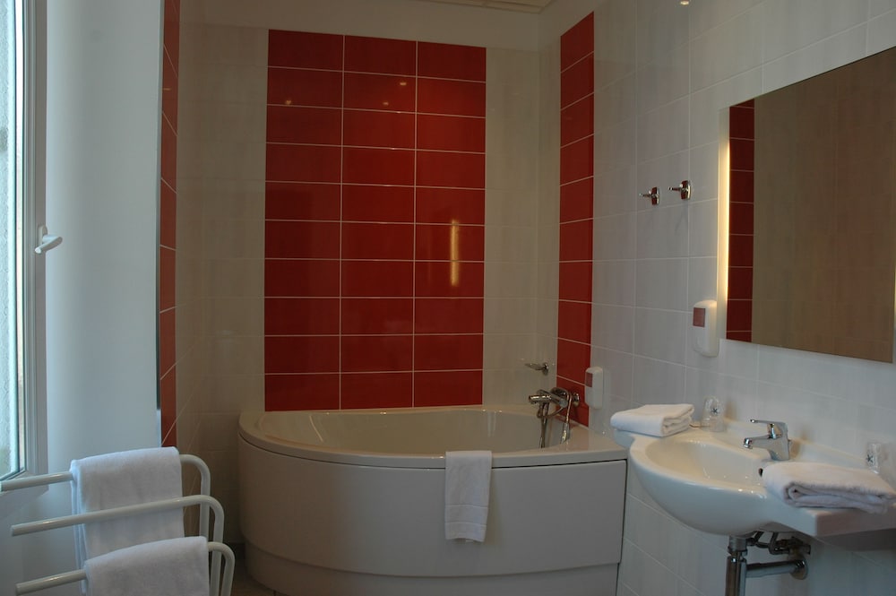 Hotel the Originals de L Univers Montlucon 22/58