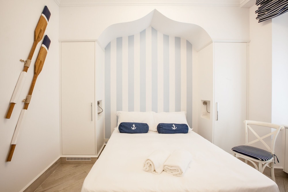 Marina Hotel Charming Rooms 9/47