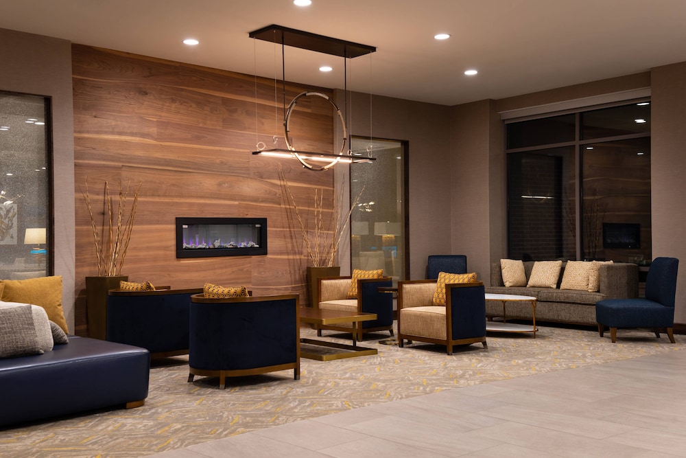 Courtyard Charlotte Northlake 34/49