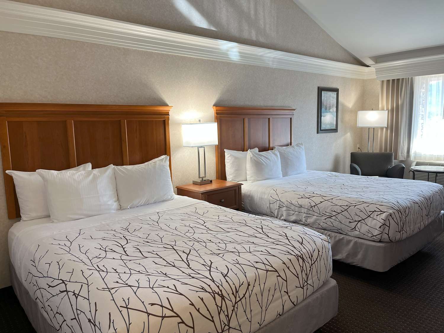 Room, 2 Queen Beds, Mountain View, Best Western Plus Silver Saddle Inn 2/3