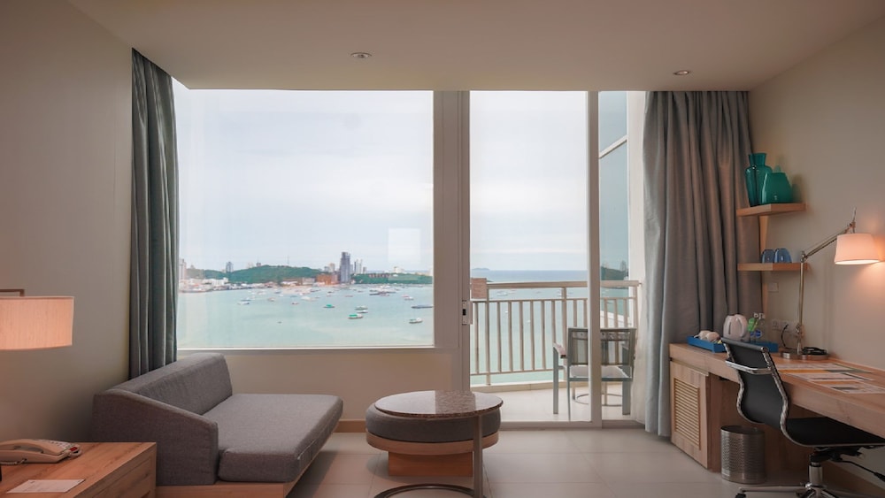 Holiday Inn Pattaya Hotel 32/83