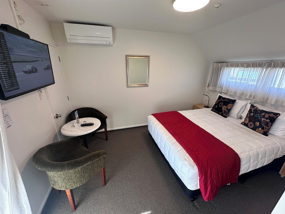 Compact, Studio, King Bed
