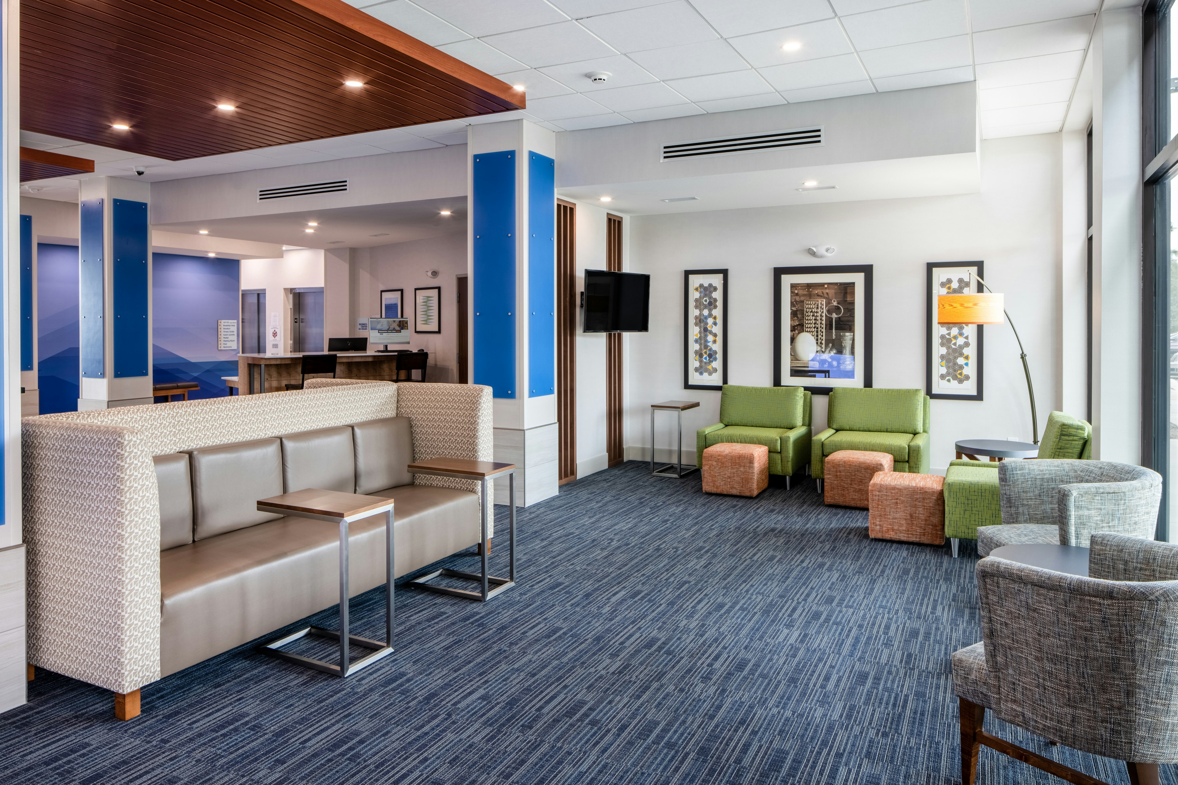 Holiday Inn Express & Suites Ft Myers Beach-Sanibel Gateway 15/23