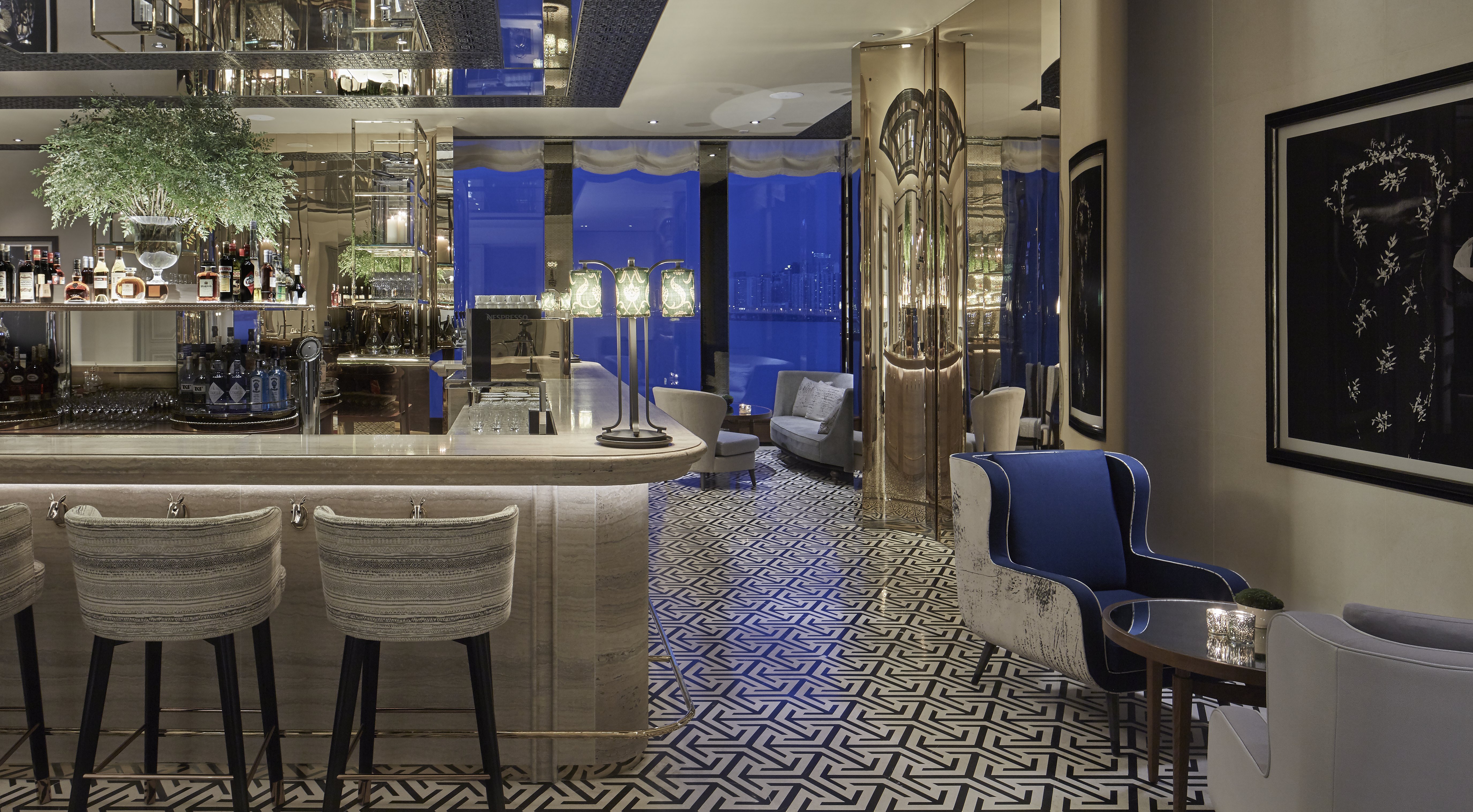 Rosewood Hong Kong 64/85