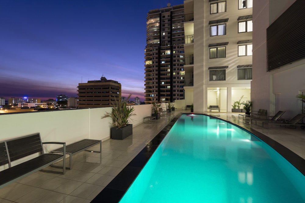 Oaks Darwin Elan Hotel 48/50