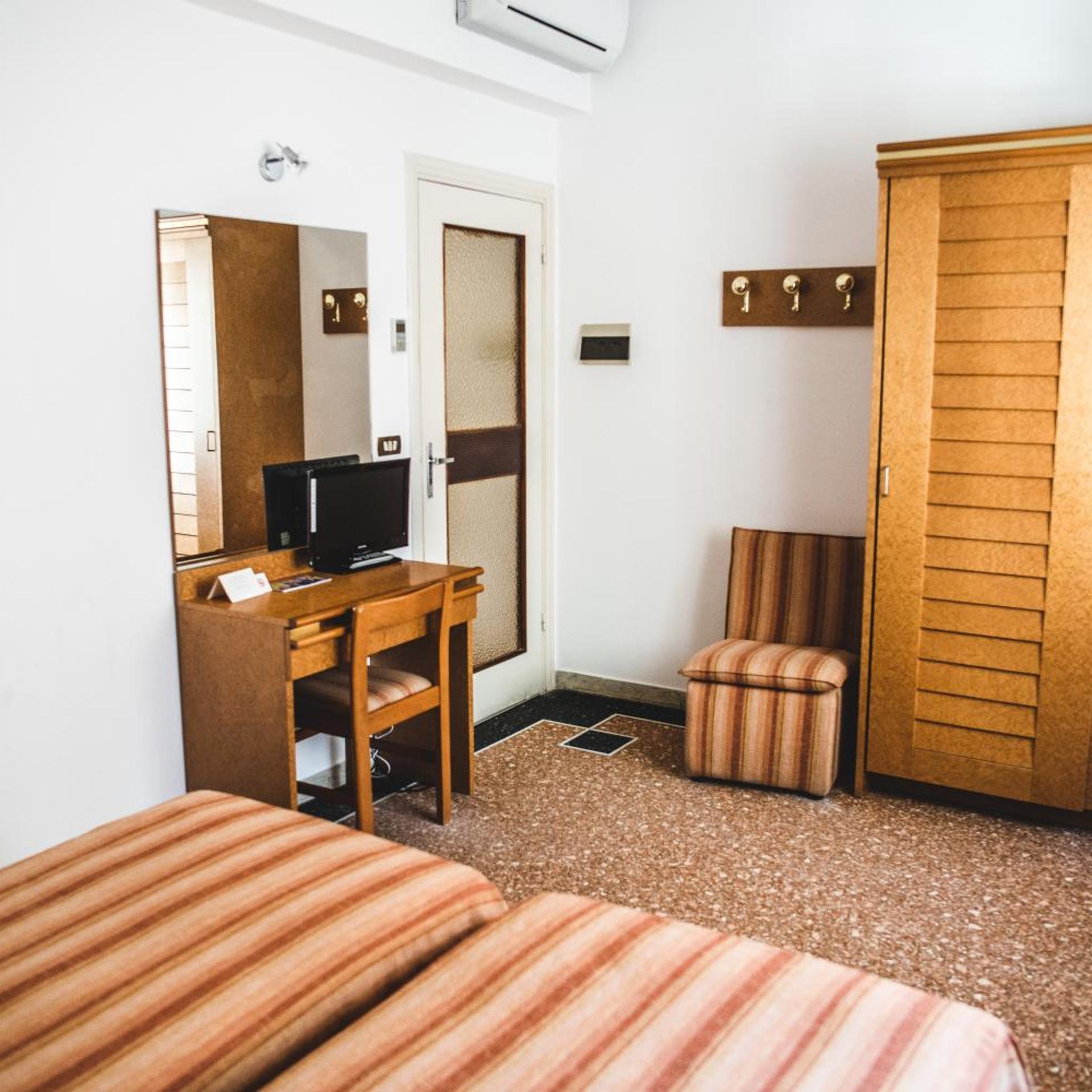 Hotel West End 7/50