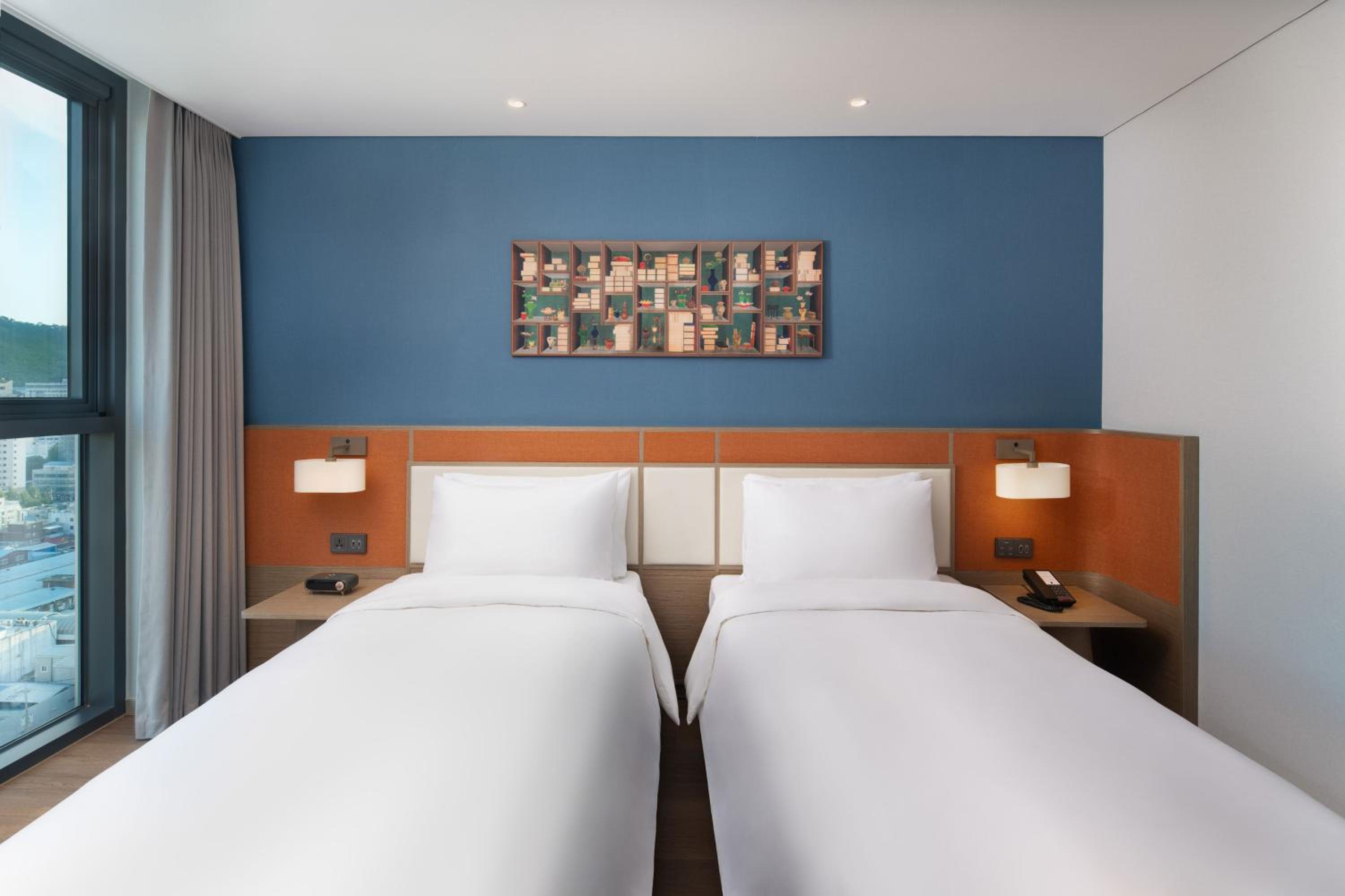 Privilege, Twin Beds
