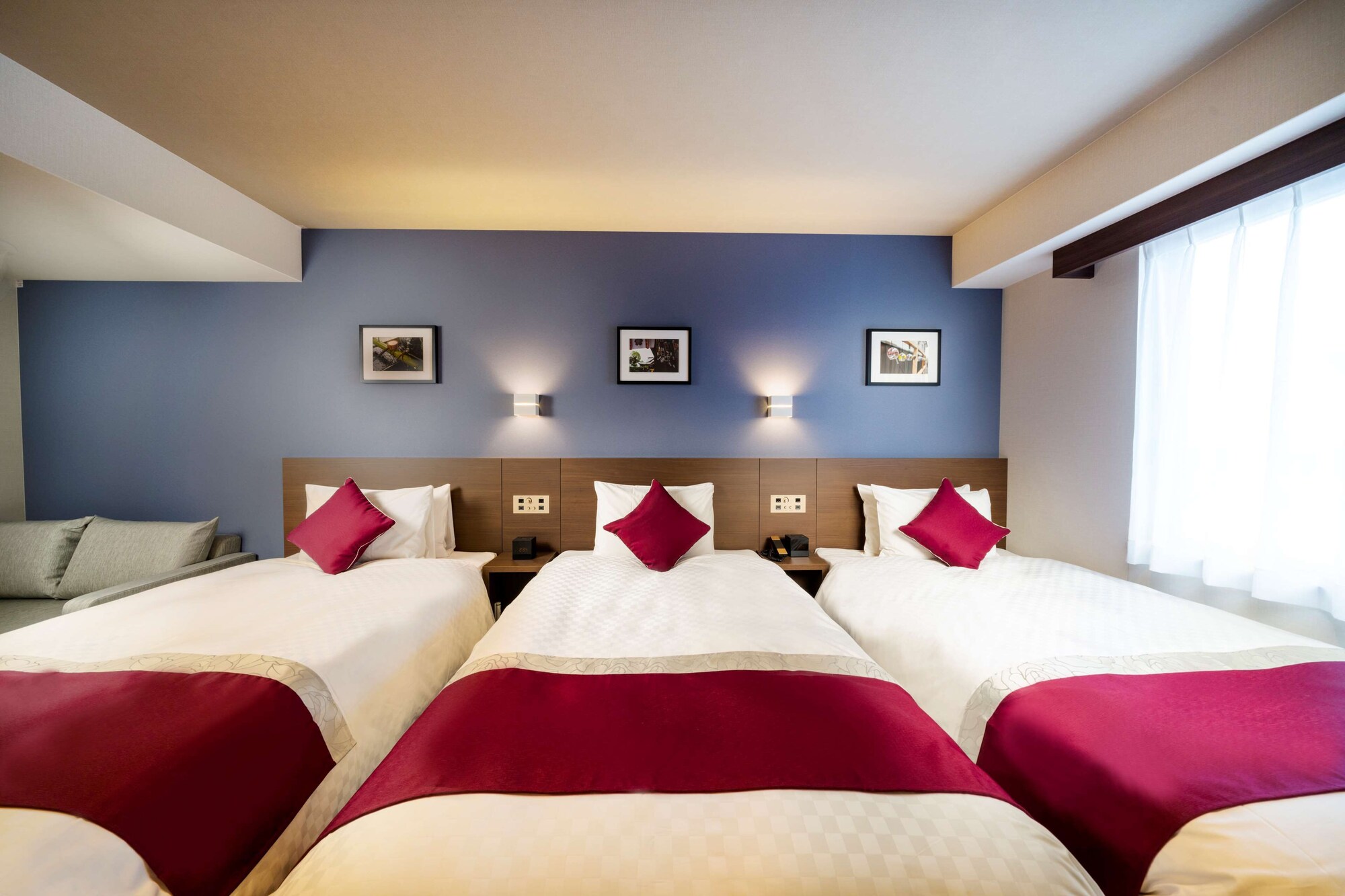 Standard, 3 Beds, Large