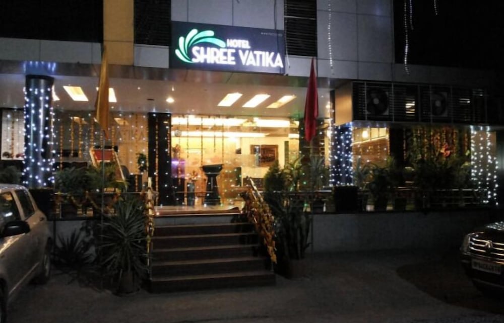 Hotel Shree Vatika 3/27