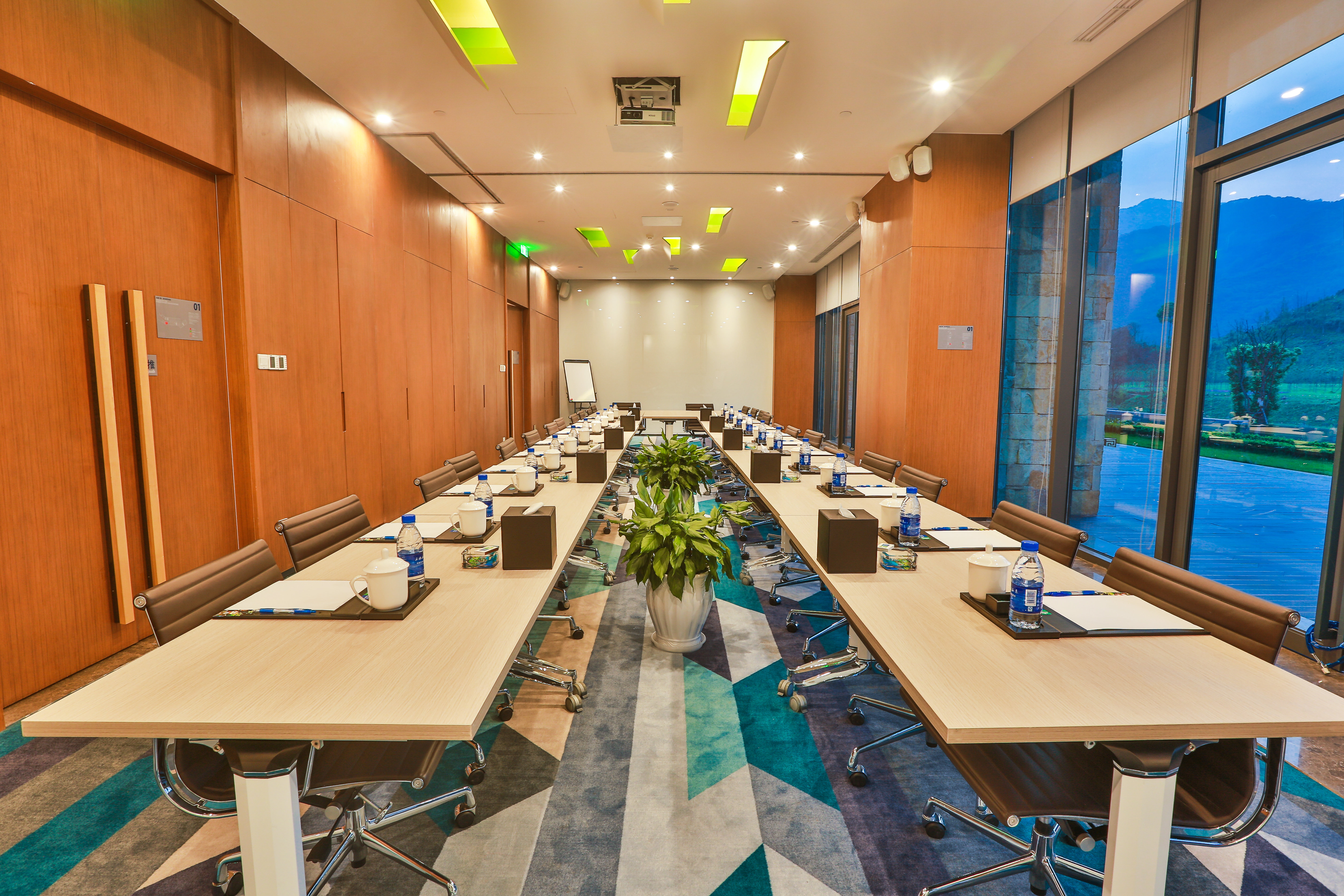 HOLIDAY INN EXPRESS EMEI MOUNTAIN 59/69