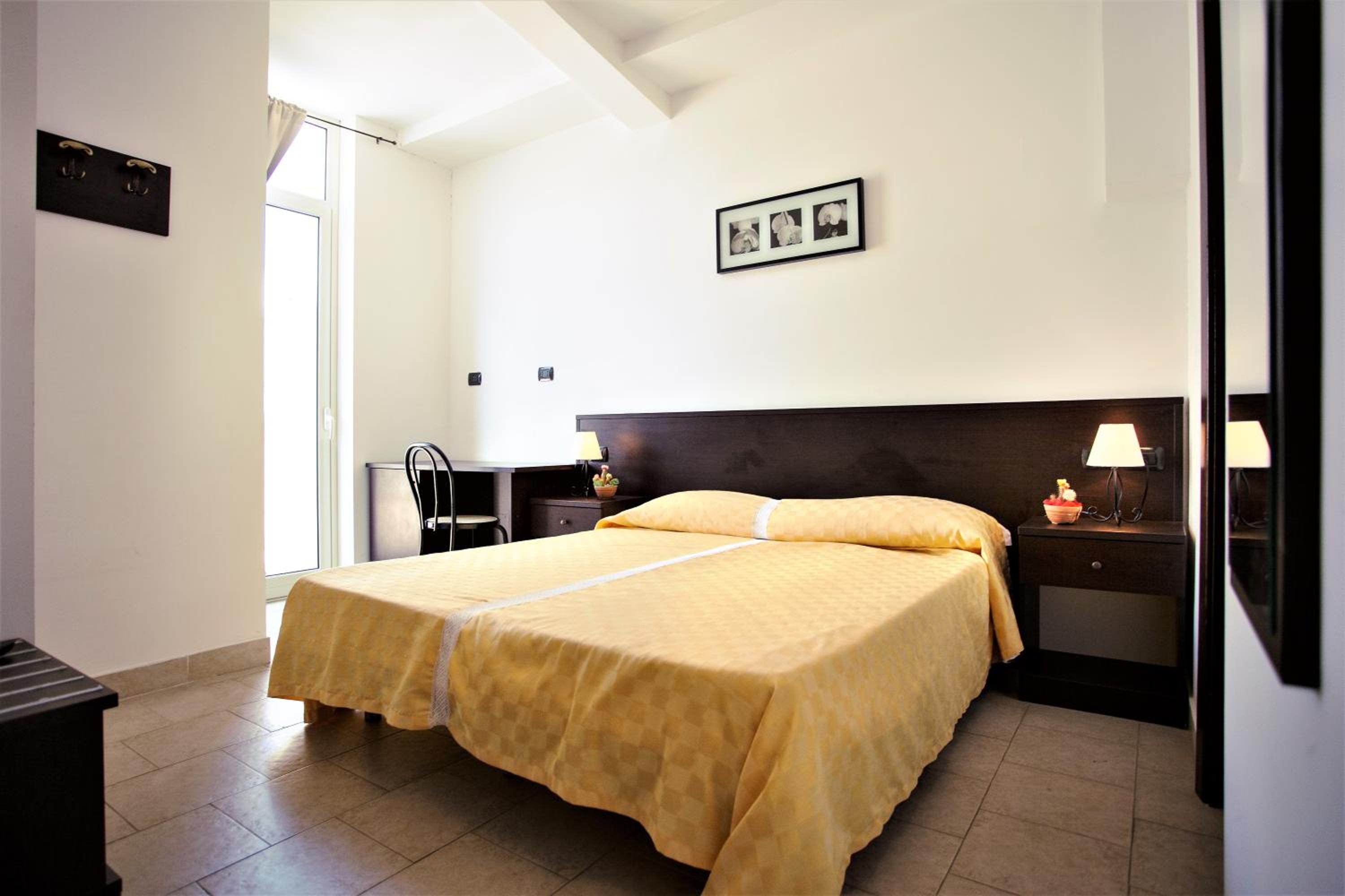Marabel Hotel 24/60
