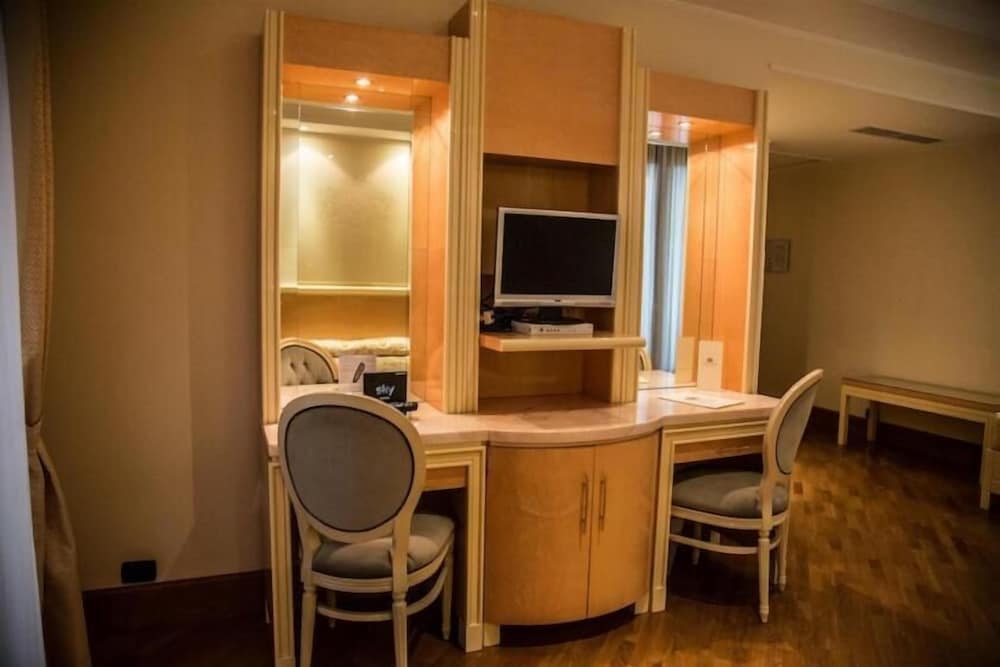 LH Hotel Domus Caesari 36/42