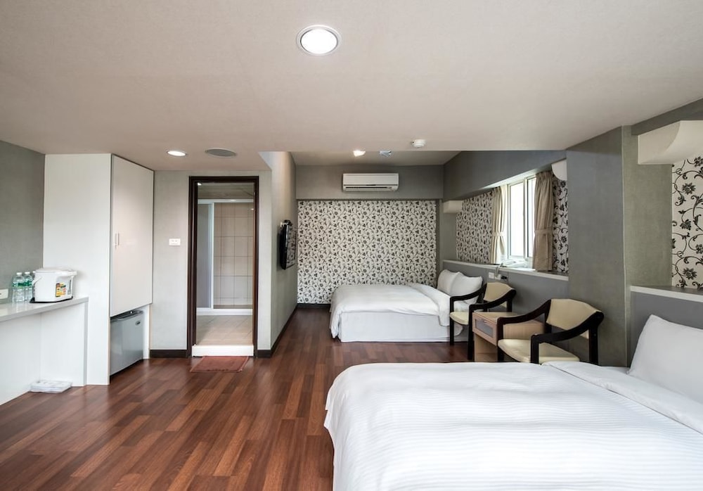 South Sea Hotel 35/49
