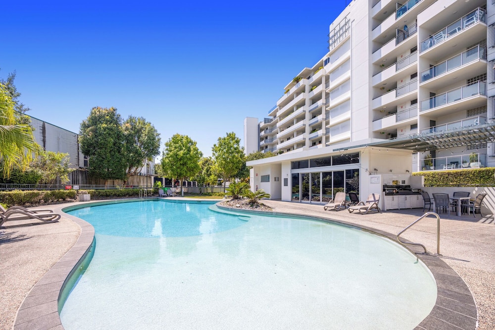 HORTON APARTMENTS 2/50