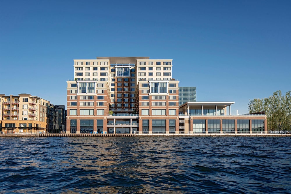 Hyatt Regency Lake Washington 2/50