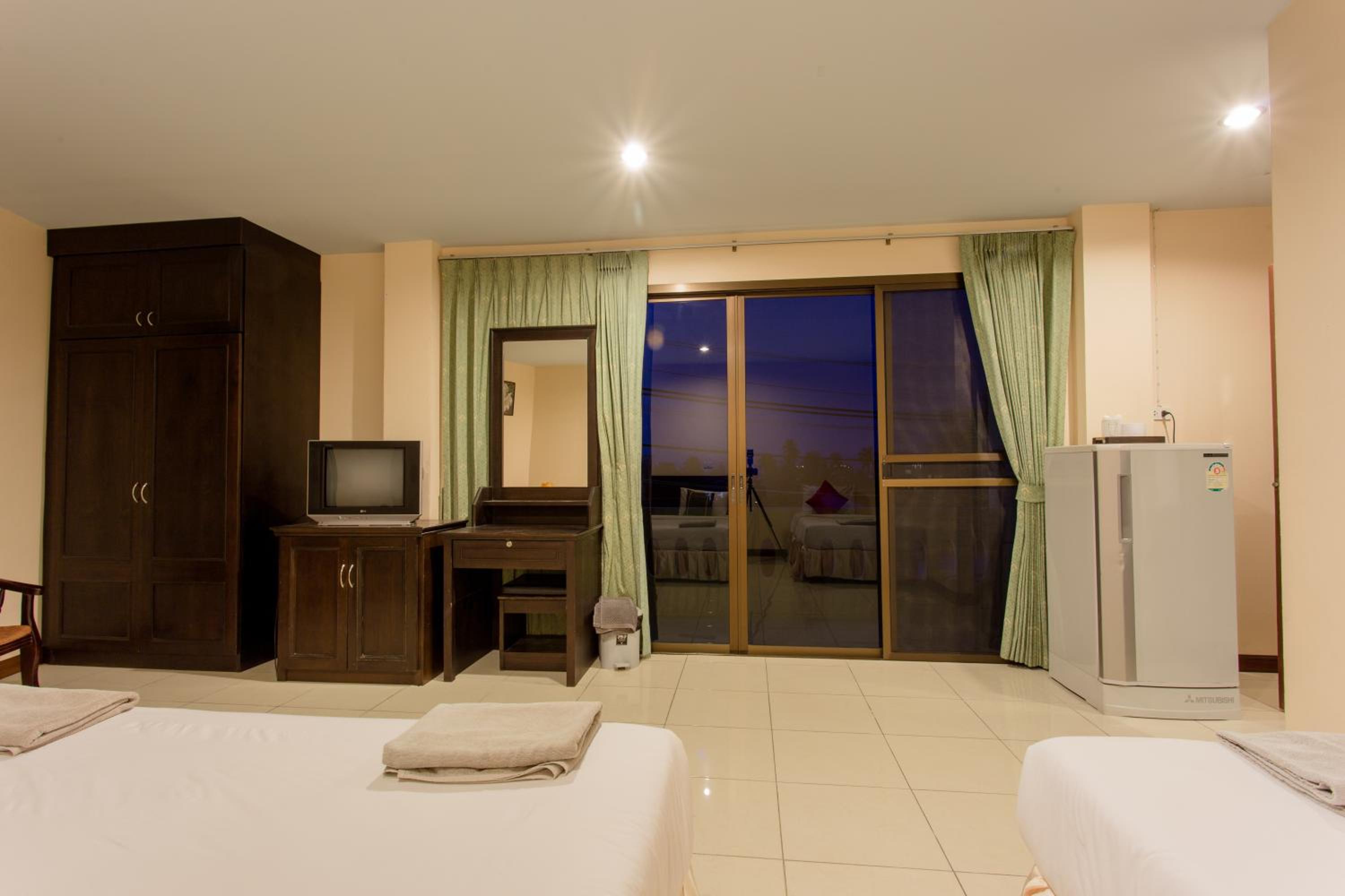 Surin Sunset Hotel 29/55