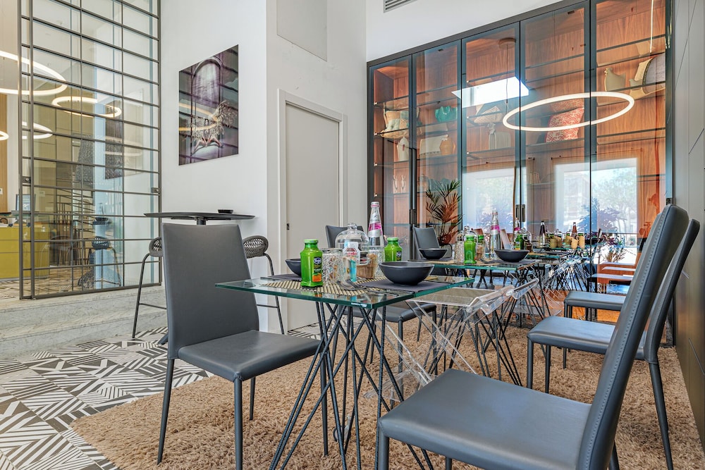 Kkult Boutique Hotel 42/57