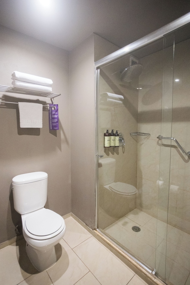 Mercure Santiago Centro 68/69