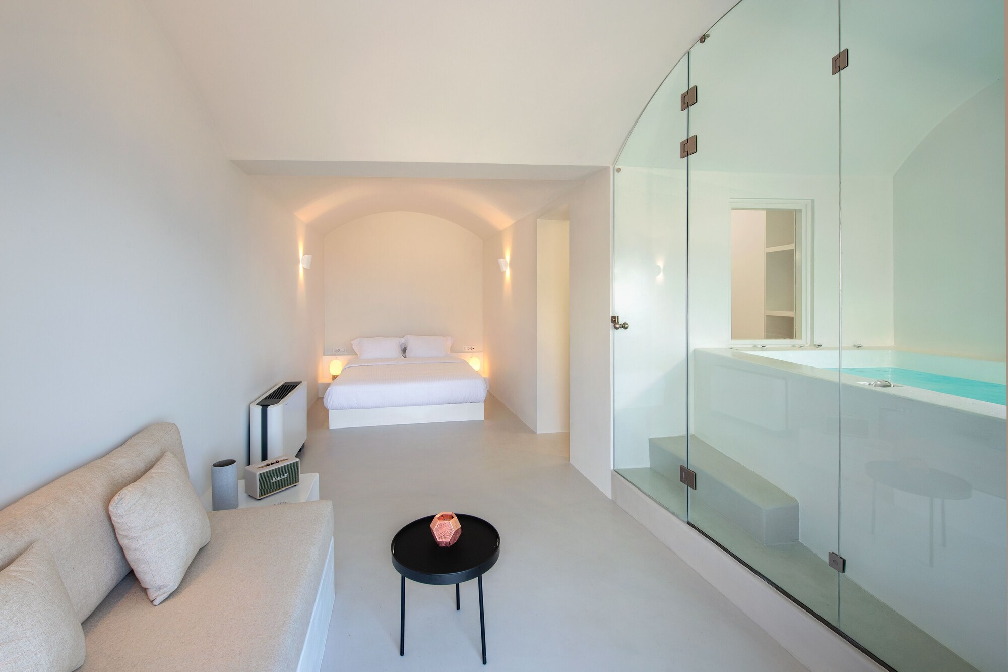 CAVE, JUNIOR SUITE, SEA VIEW, JETTED TUB