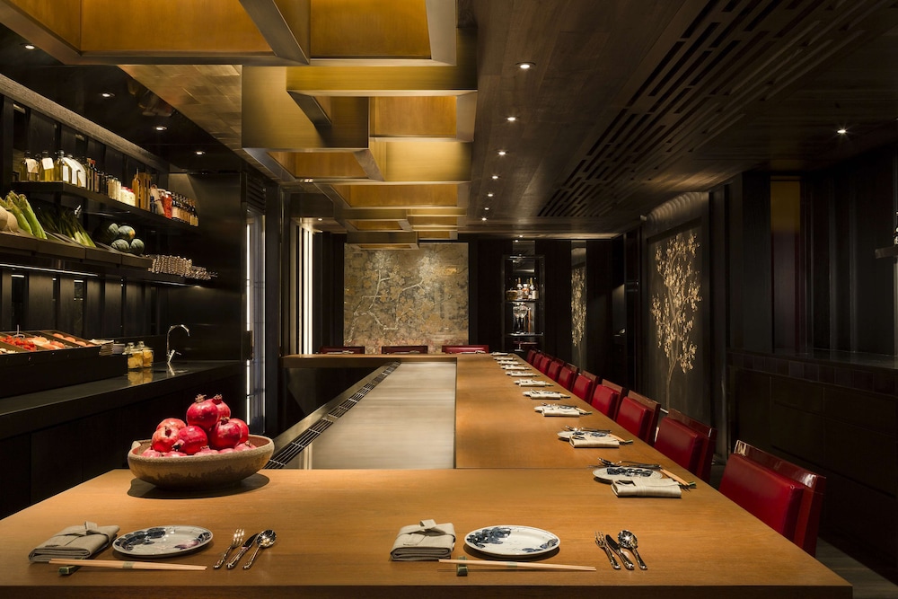 GRAND HYATT HONG KONG 64/69