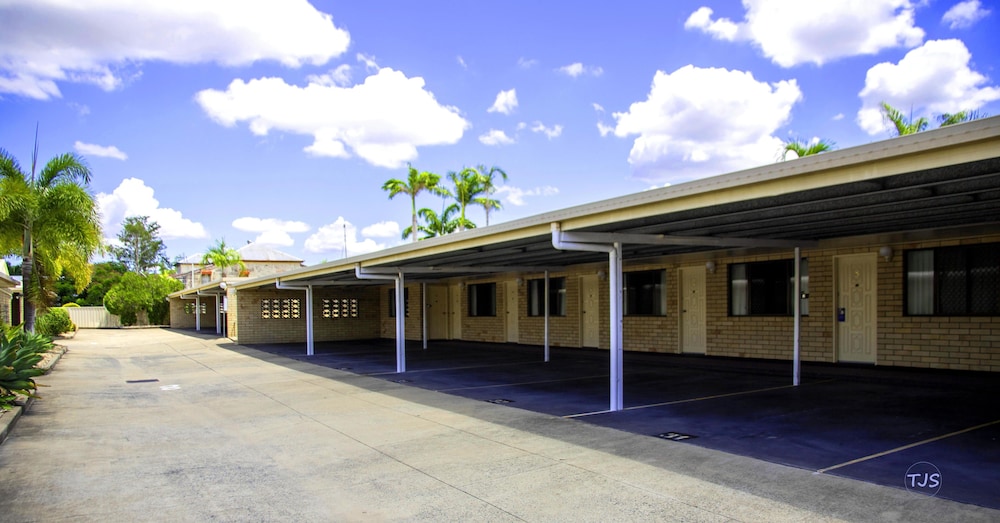 SUN PALMS MOTEL 59/67