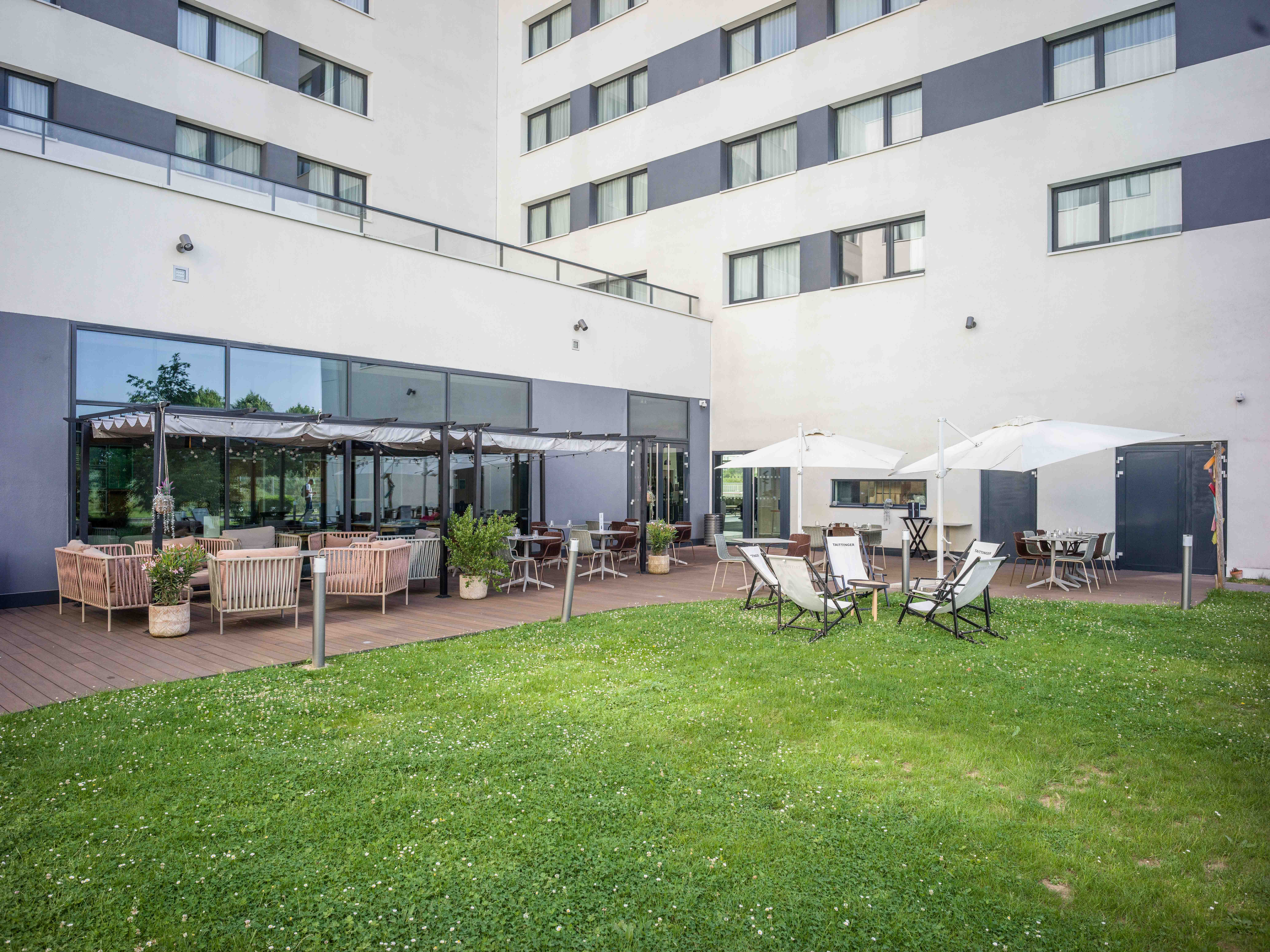 Holiday Inn Paris - CDG Airport 72/74