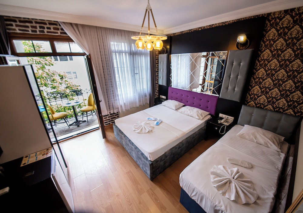 Royal Garden Suite Hotel 19/45