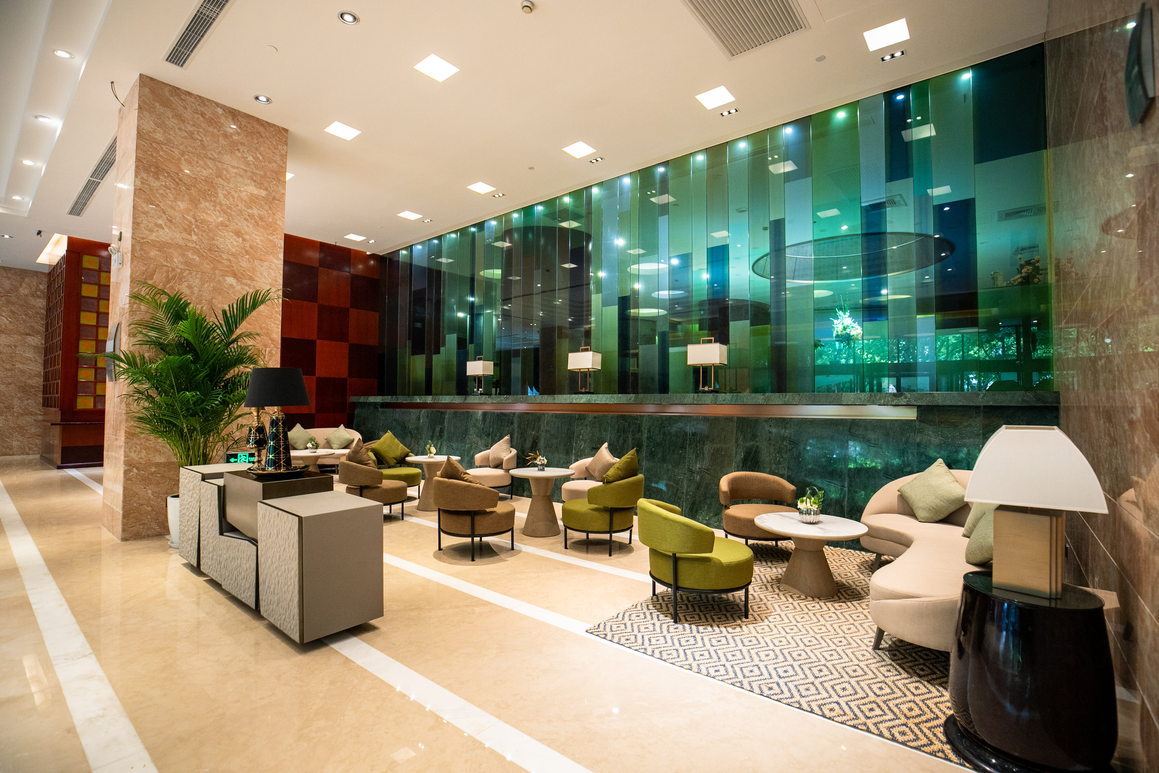 Holiday Inn Shanghai Pudong Nanpu 54/76