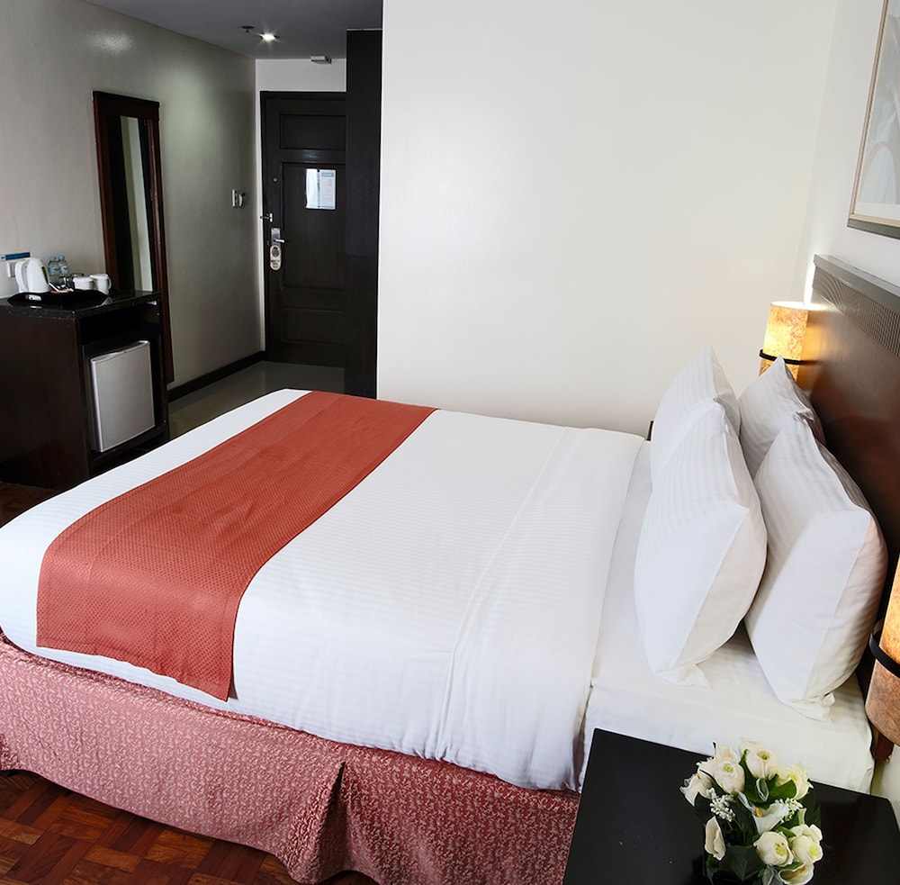 Fersal Hotel Neptune Makati 46/65