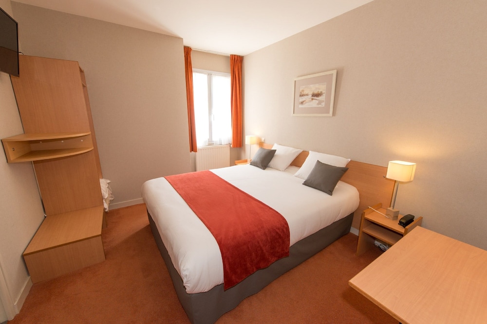 Hotel the Originals Saumur Ouest La Saulaie 12/63