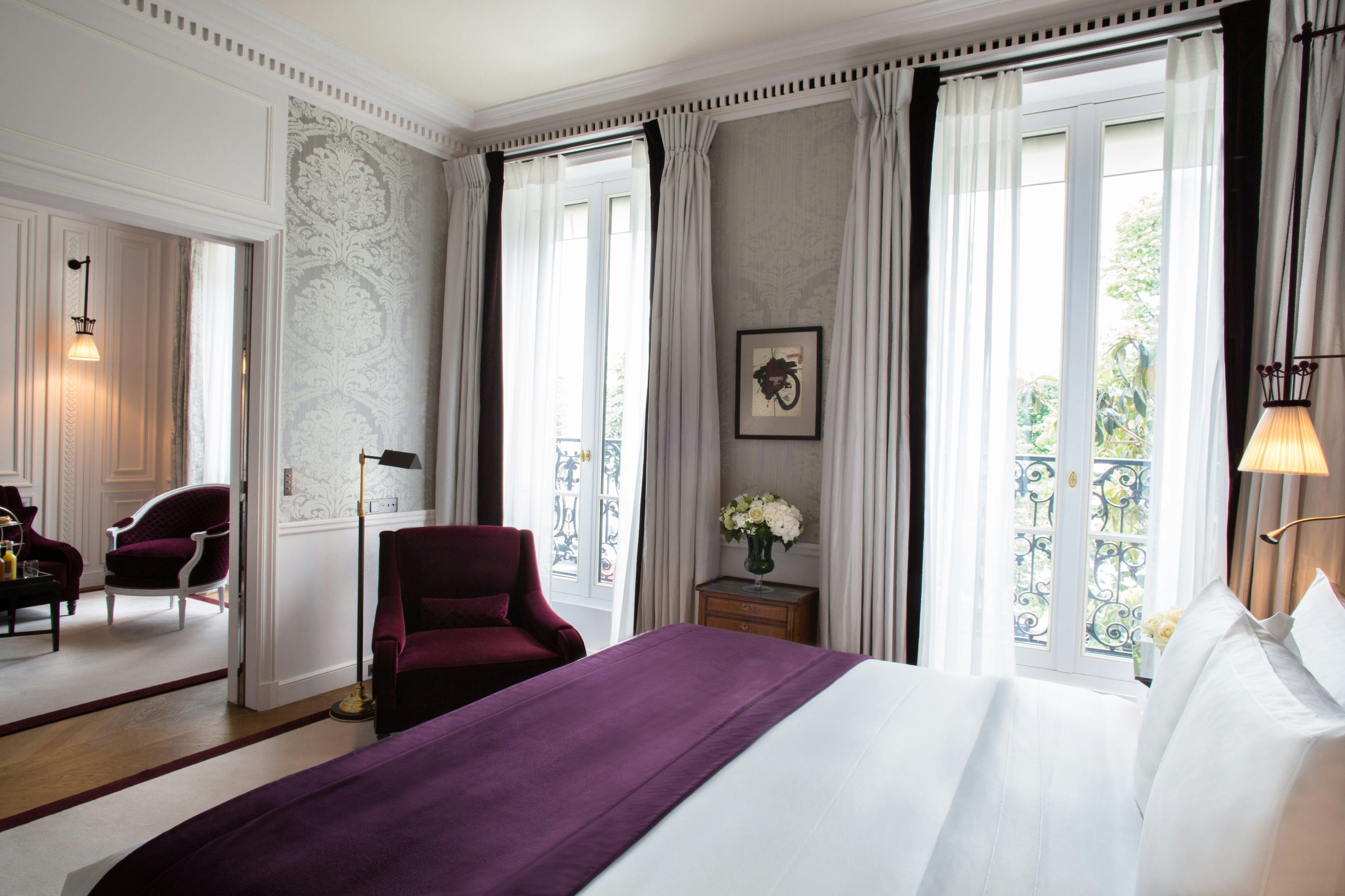 DELUXE, SUITE