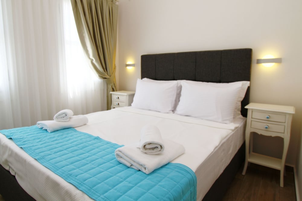 Cesme Kale Tas Apart 12/32