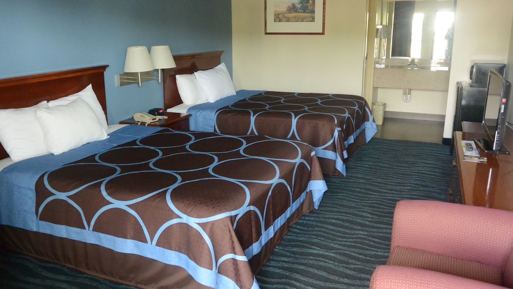 Days Inn By Wyndham Clarksville North 23/63