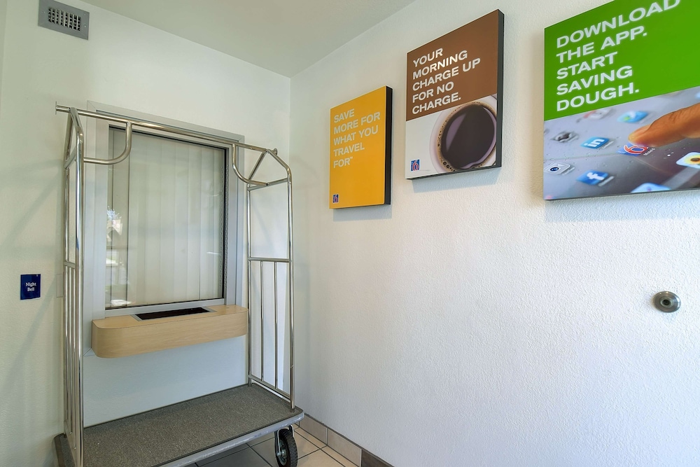 Motel6 Corona, CA - Norco 70/70