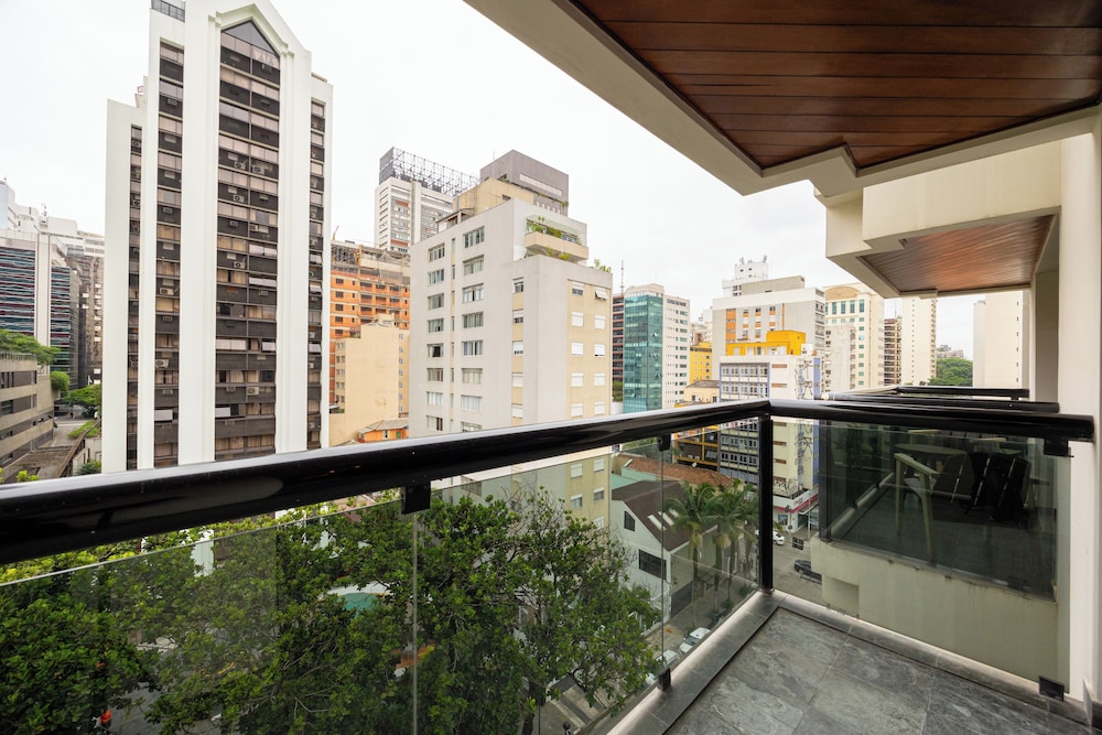 The Landmark Residence 75/77