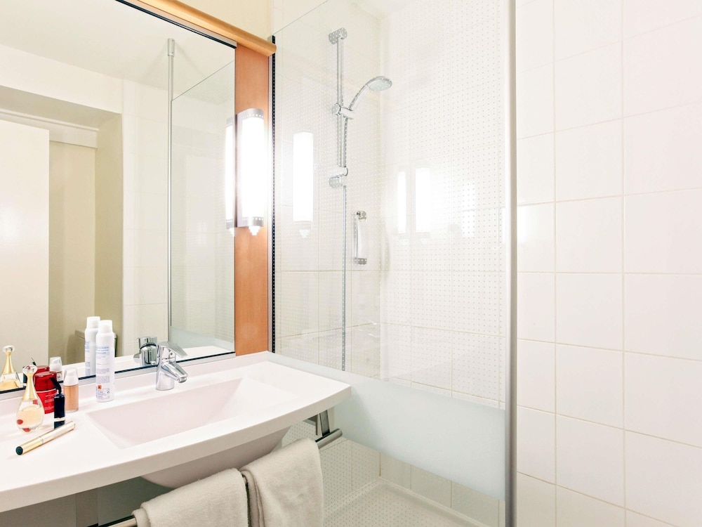 Ibis Hyeres Centre 48/50