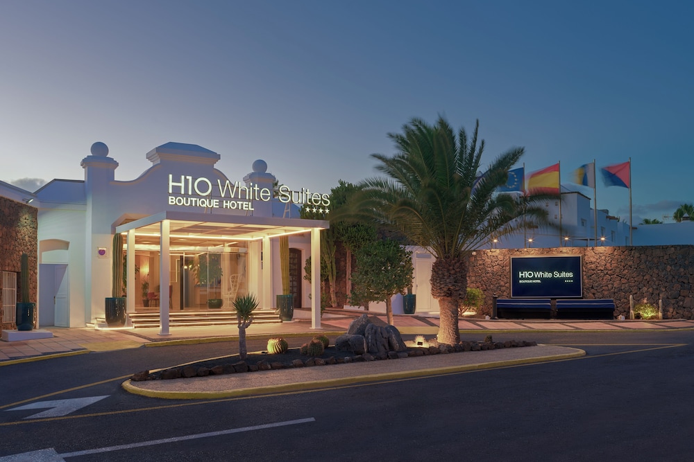 H10 White Suites - Adults Only 64/70