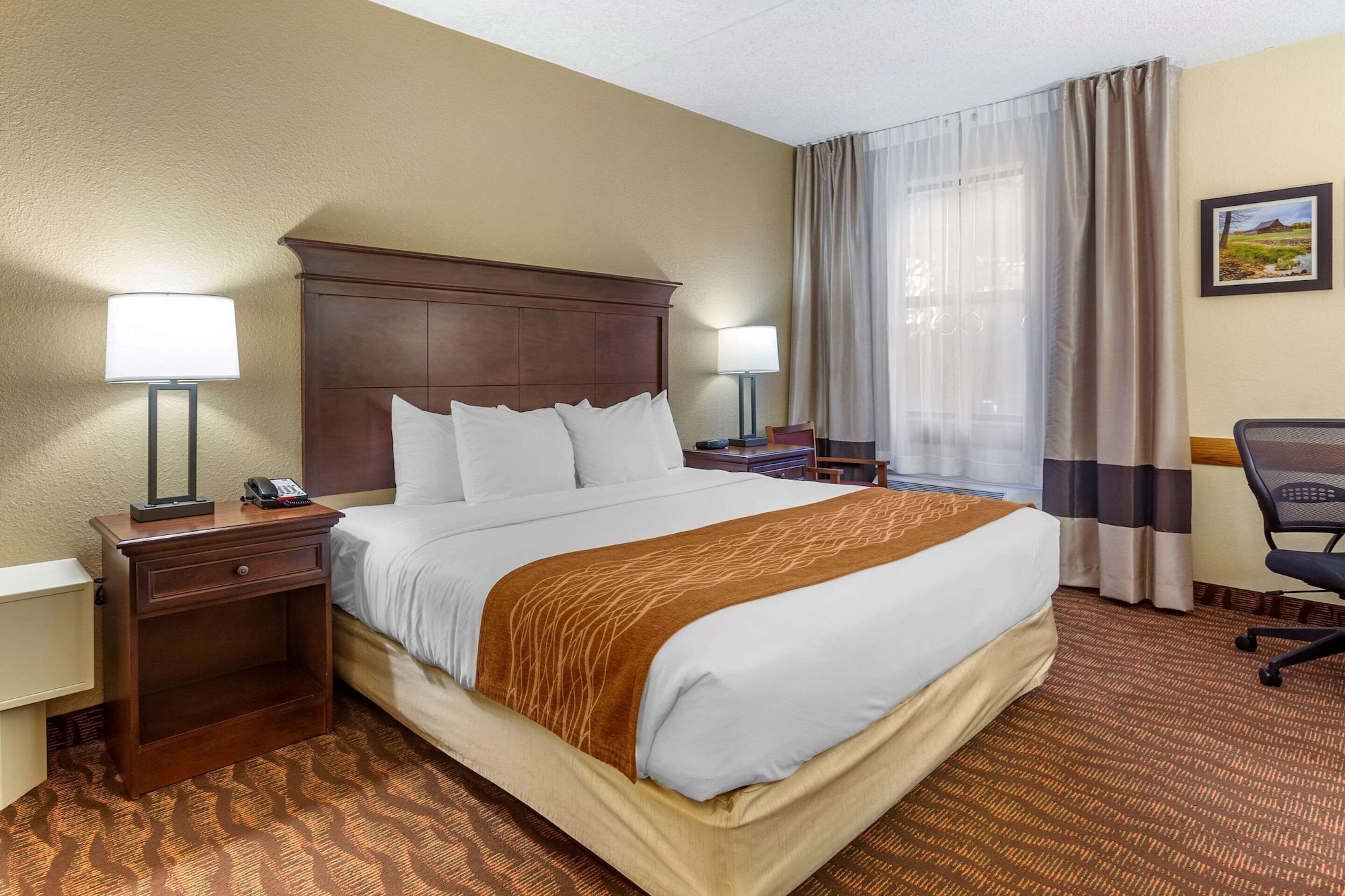 ROOM, KING BED