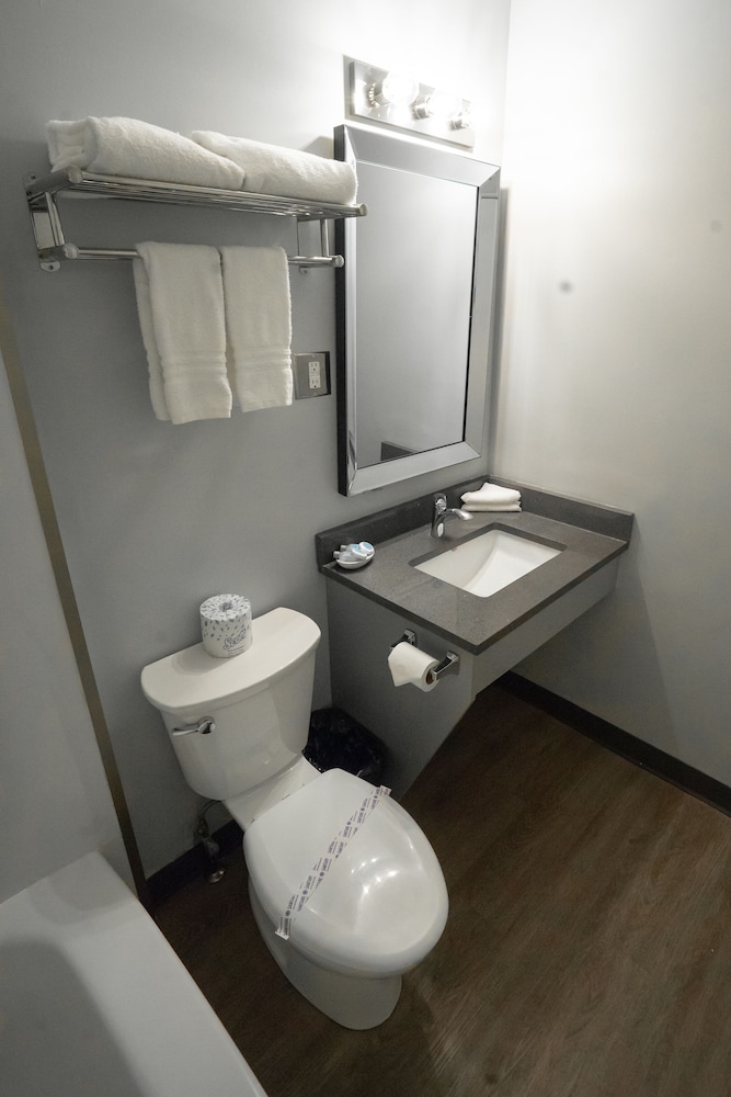 The New 401 Inn 50/50