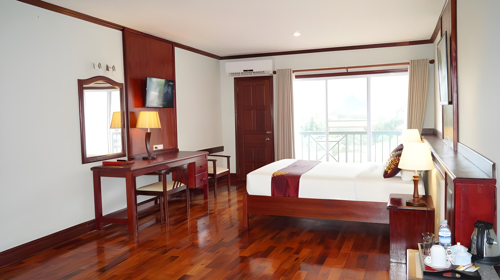 Deluxe, Double Bed