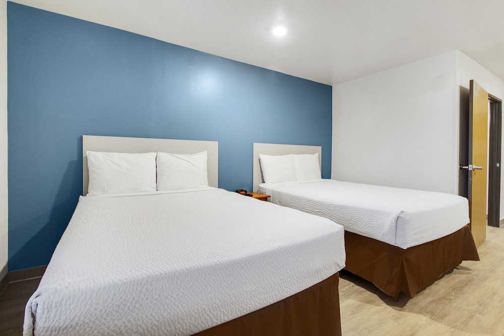 WoodSpring Suites Houston Willowbrook 17/46