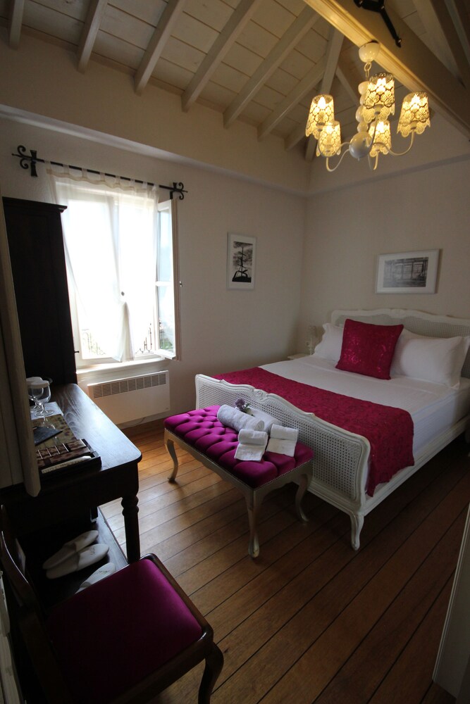 Nisi Hotel 32/63