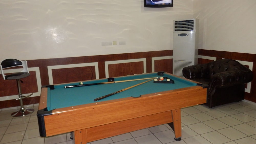 Afrique Hotel Douala Airport 11/28