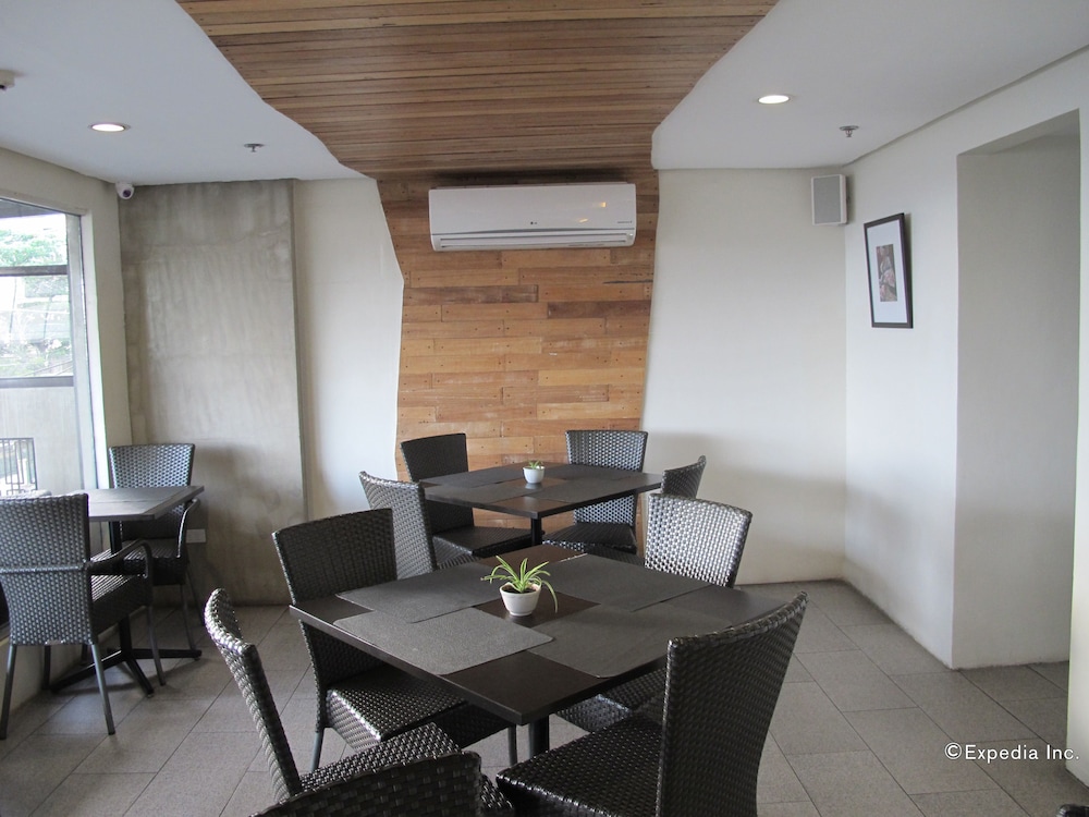 Cebu R Hotel Mabolo 48/54