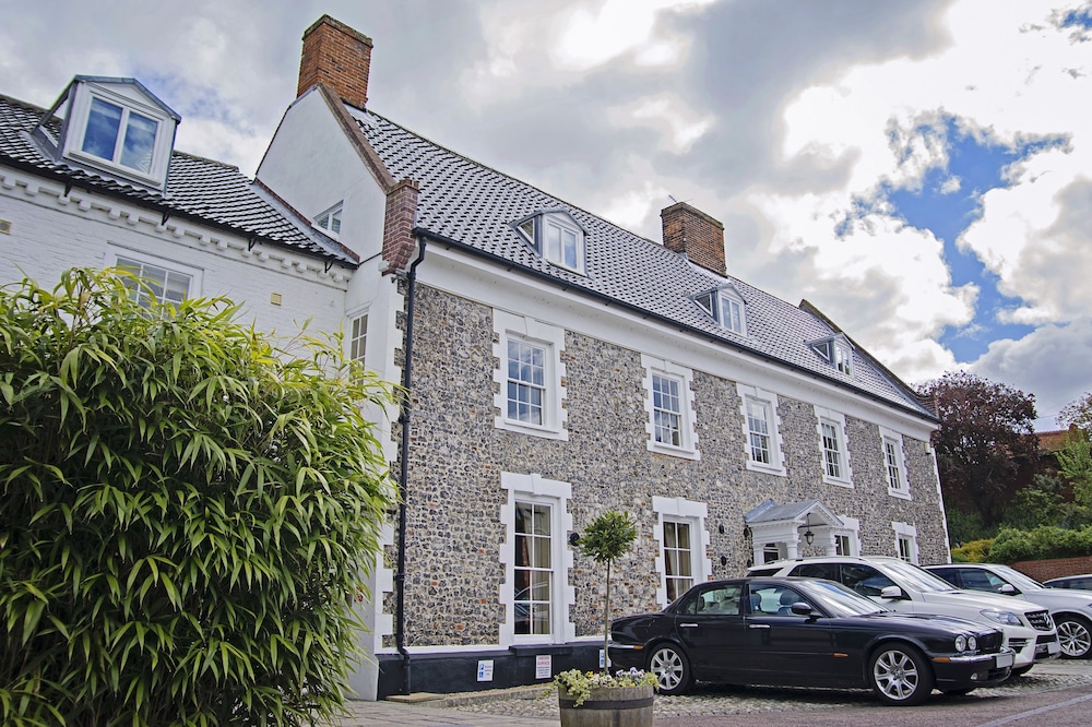 The Waveney House Hotel 47/58