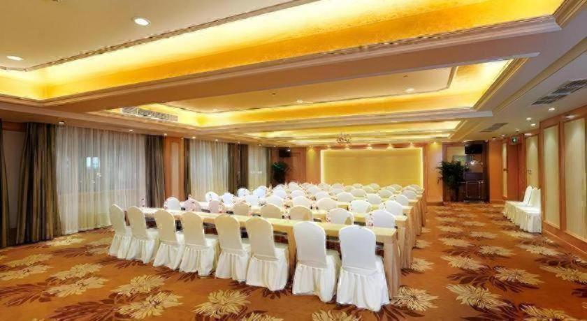 Vienna Hotel (Chengdu Airport Shuangliu Wanda) 47/60