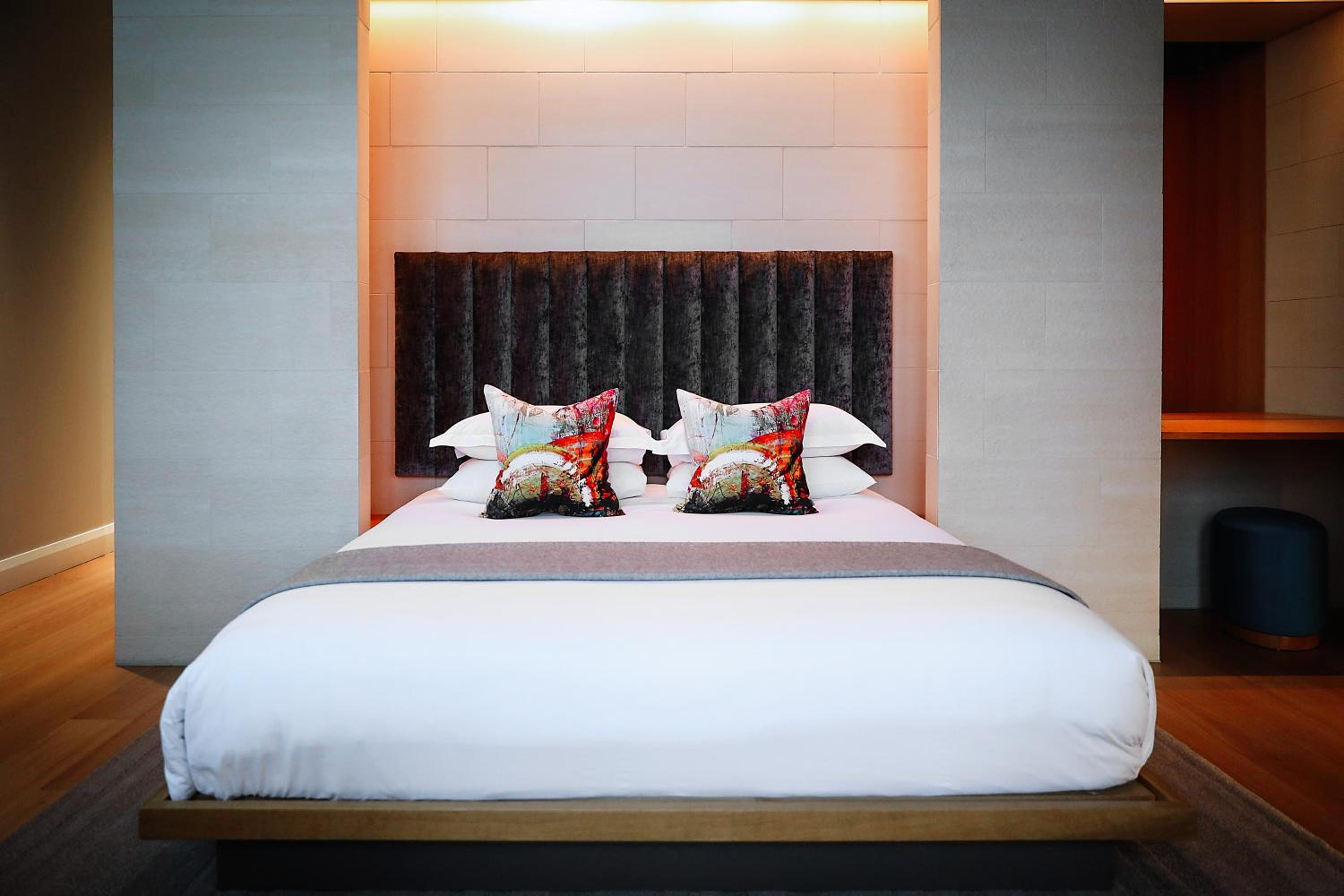 جناح سيغنتشر، Malmaison Cheltenham 3/8