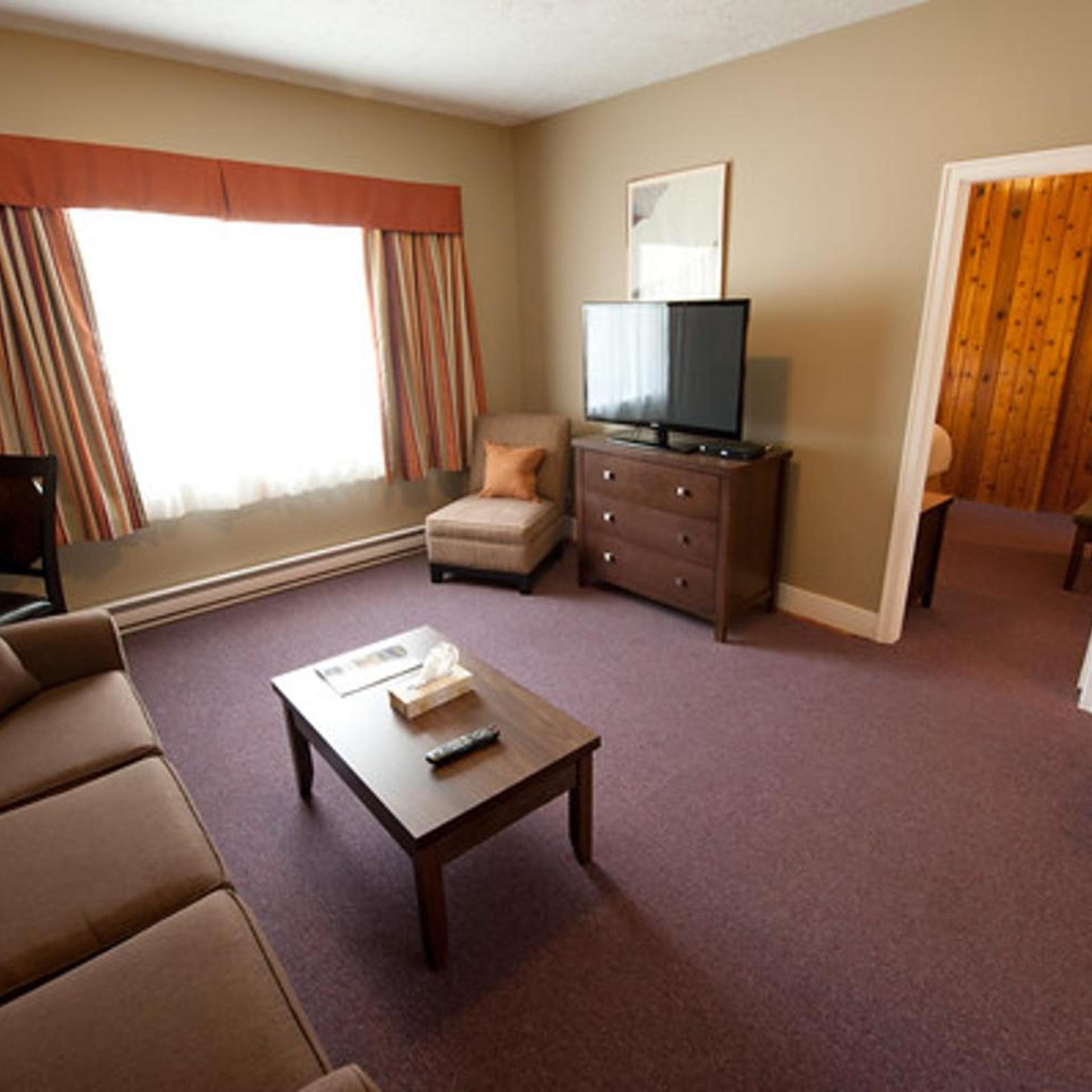 Alpine Inn & Suites 30/50